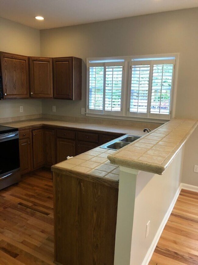Foto del edificio - Greer, 3BD/2.5BA plus bonus, 2628SF