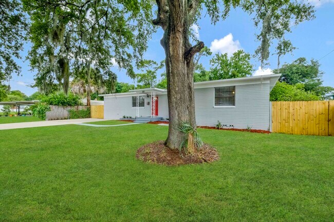 Building Photo - 4310 Bakers Ferry Rd Sw