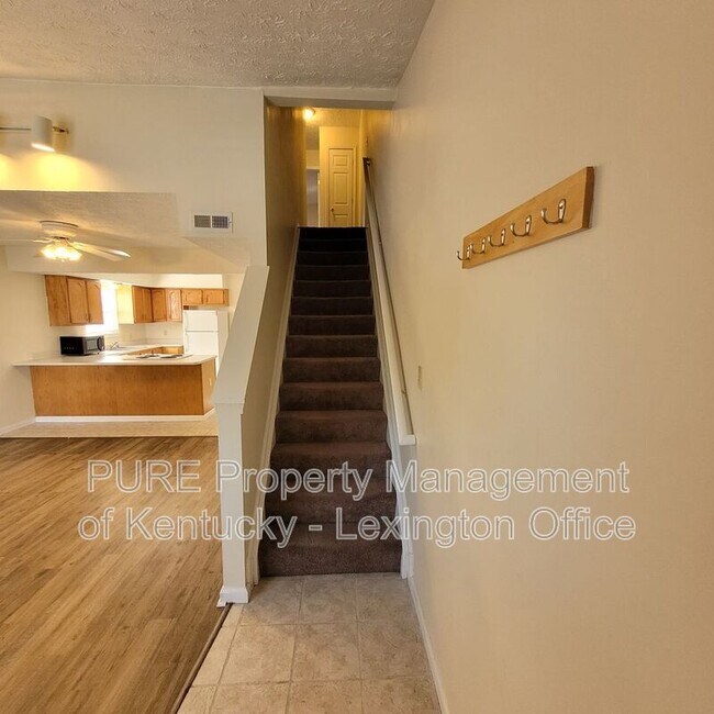 Foto del edificio - 1100 Horsemans Ln