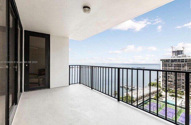 Foto del edificio - 1865 Brickell Ave