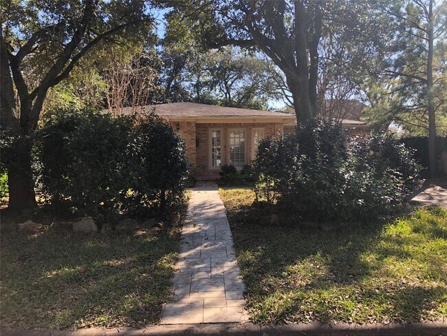 Foto del edificio - 3323 Cloverdale St