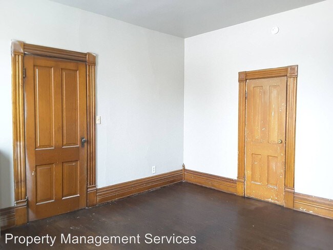 Building Photo - 410 E Madison St