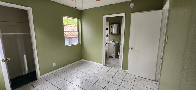 Bedroom - 5829 1/2 Cimarron St