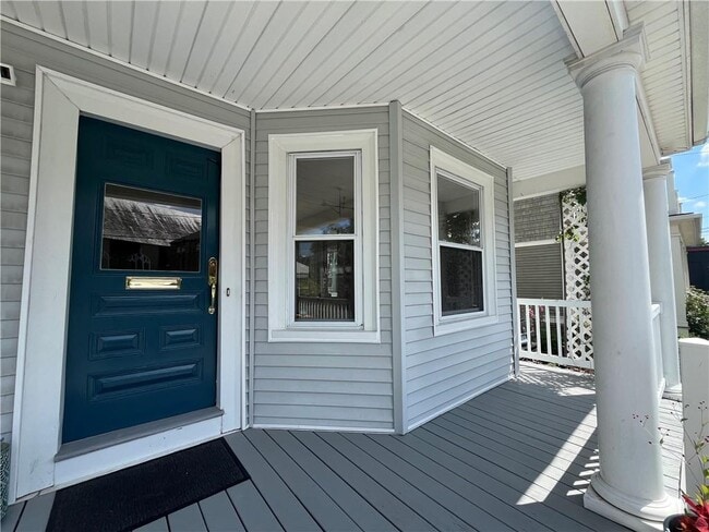 Building Photo - 224 Rochambeau Ave