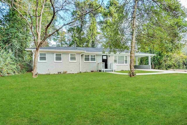 Building Photo - 2635 Landrum Dr SW