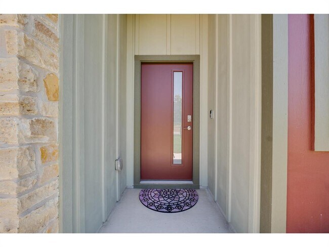 Building Photo - 13721 Zuhause Dr
