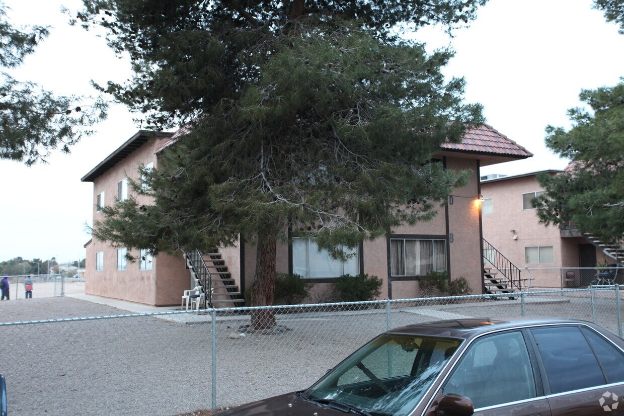 Building Photo - 5321 Redberry St