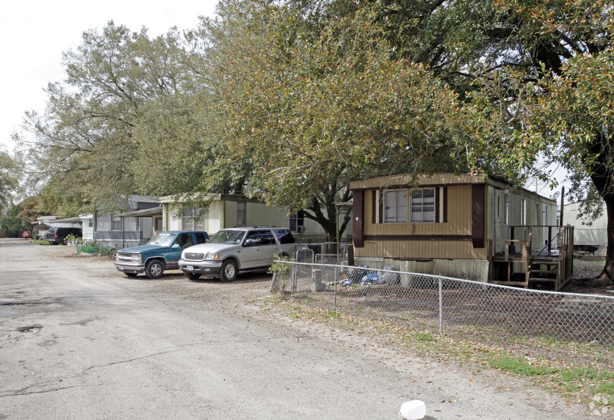 Town & Country Mobile Homes Apartments in Houston, TX