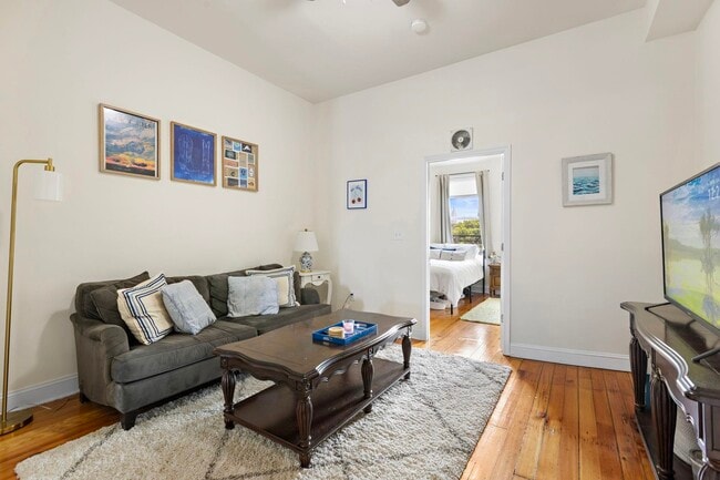 Foto del edificio - 709 Willow Ave