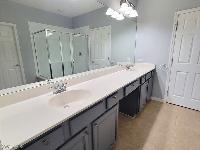 Foto del edificio - 2611 Somerville Loop