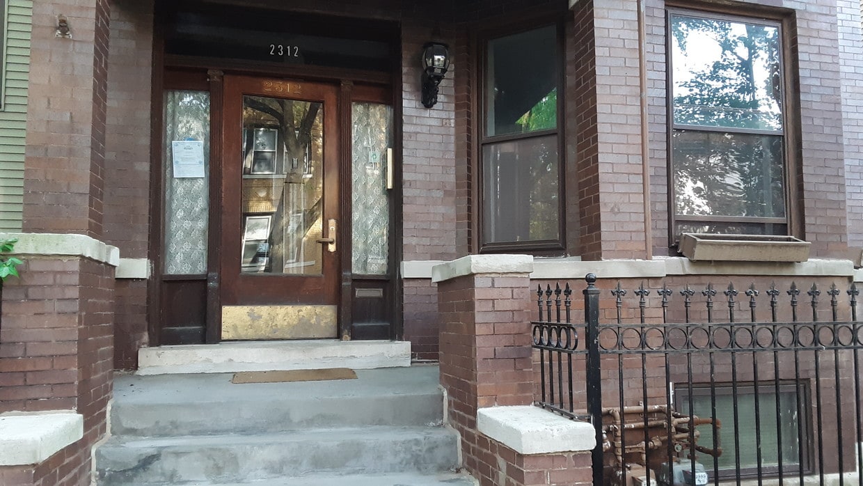 Primary Photo - 2312 N Greenview Ave