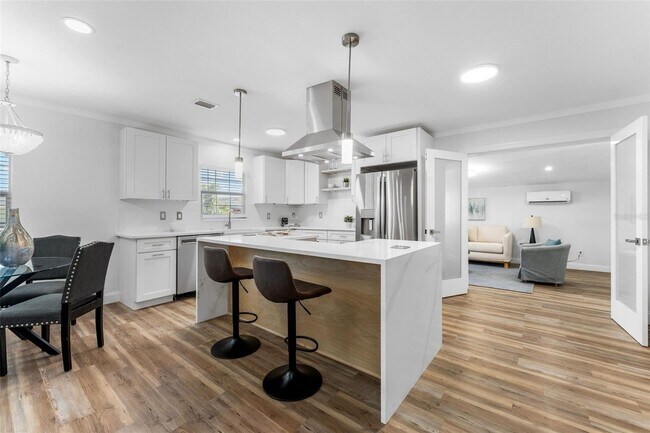 Foto del edificio - 8703 Driftwood Dr