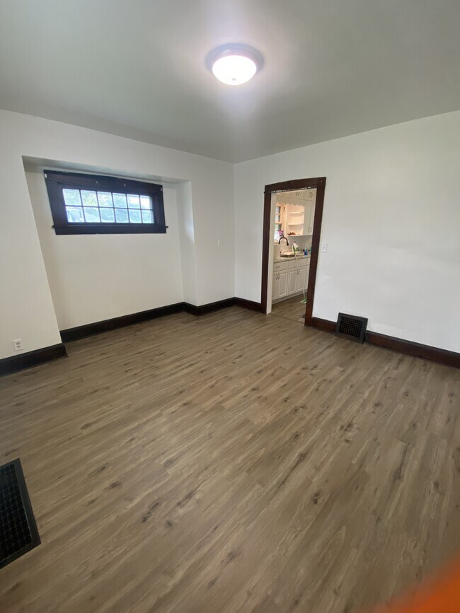 Building Photo - 144 Brooklyn Ave