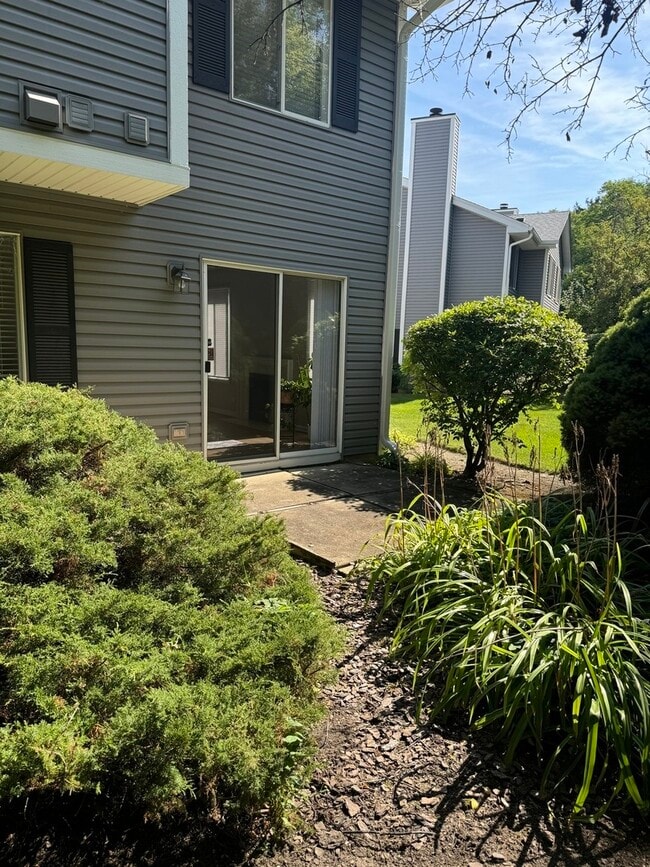 Foto del edificio - 1326 Barclay Ln