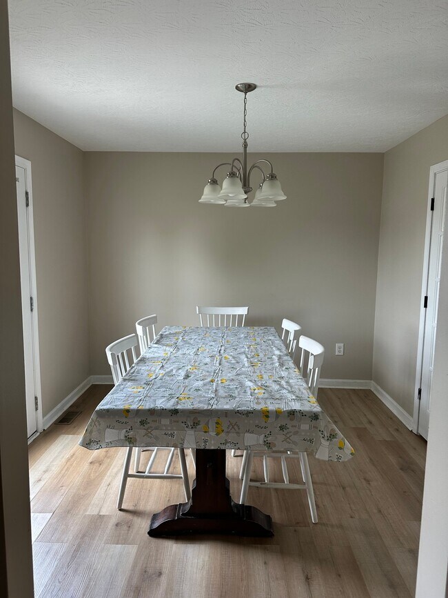 Foto del edificio - 207 Vineyard Rd