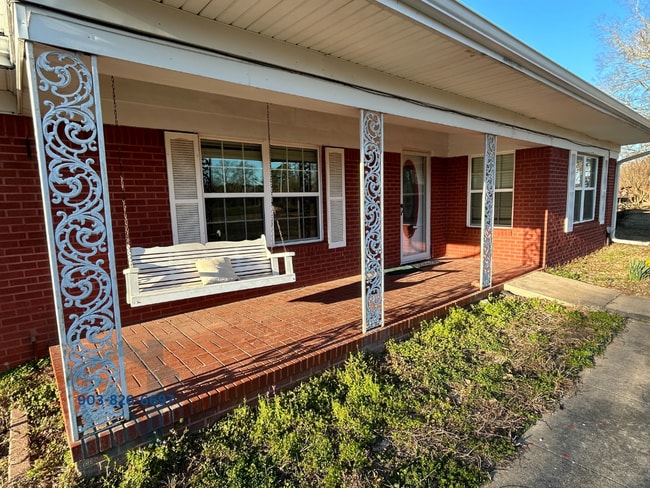 Building Photo - 2808 W Main St