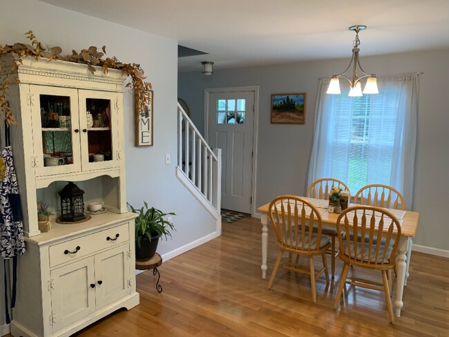 Foto del edificio - 141 Maplewood Ln