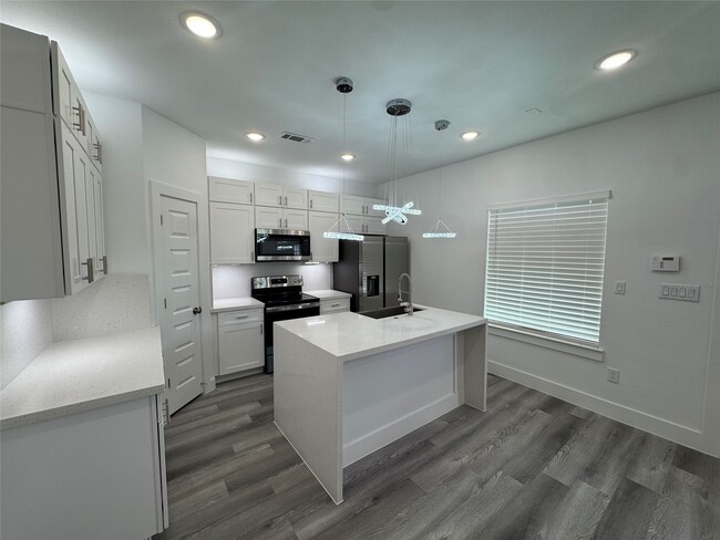 Foto del edificio - 4604 Bricker St