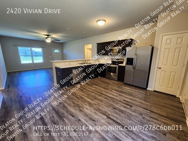 Building Photo - 2420 Vivian Dr