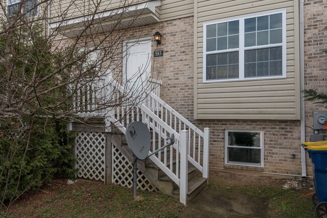 Building Photo - 583 Alfaalfa Ct