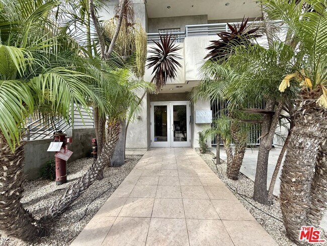 Foto del edificio - 1748 Colby Ave