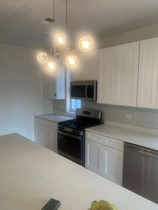 Foto del edificio - 6834 S Talman Ave