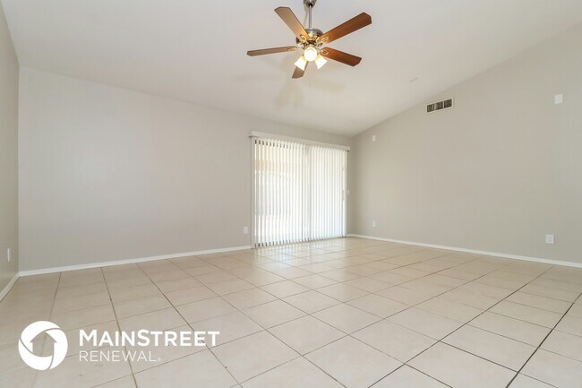 Foto del edificio - 9702 N 93rd Dr