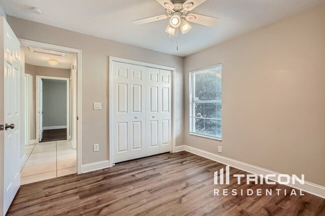 Building Photo - 1004 Quaker Ridge Ct