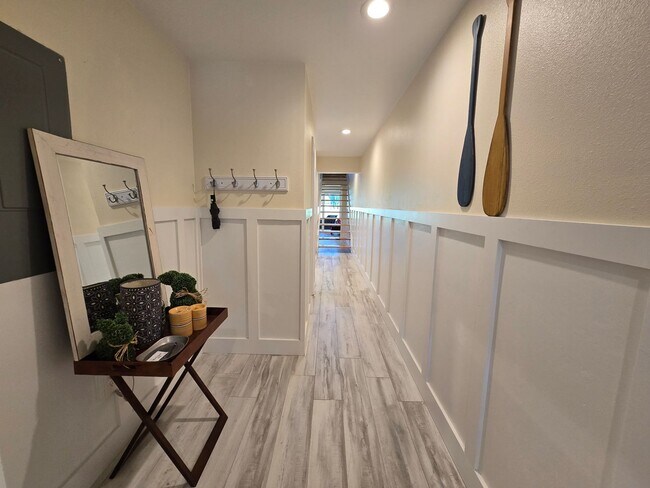 Foto del edificio - Stunning 2 Bed / 2.5 Bath Townhouse with G...