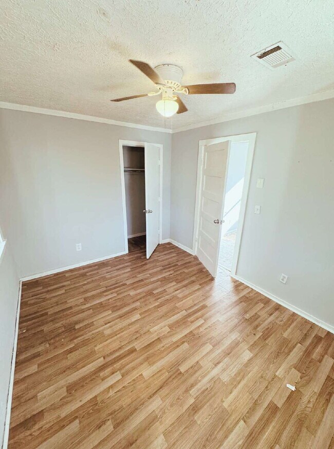 Foto del edificio - 743 Bright St