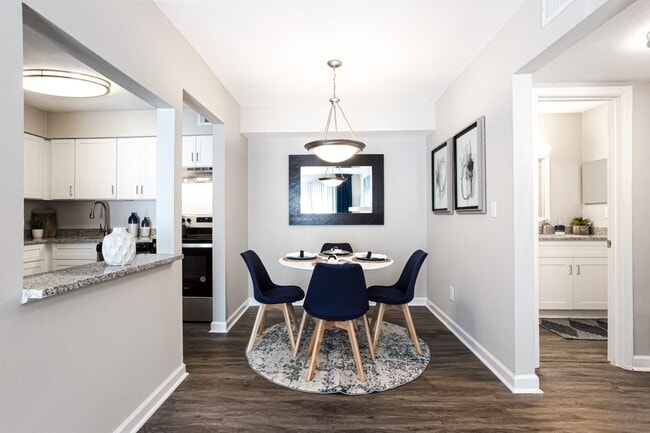 Building Photo - Barcelo at East Cobb