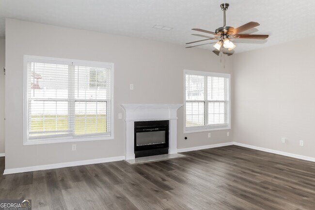 Foto del edificio - 652 Adams Landing Ct