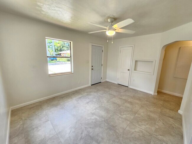 Living room from kitchen - 2117 11th St W