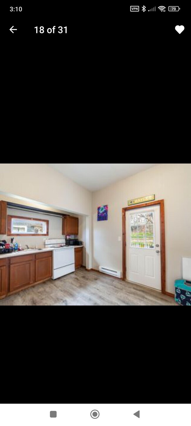 Building Photo - 813 3rd St