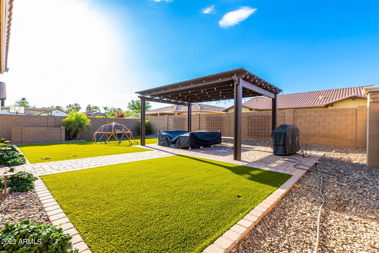 Primary Photo - 2920 Madison Vistas Dr