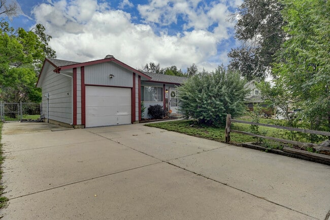 Building Photo - 1798 Winnebago Rd Colorado Springs, CO 809...