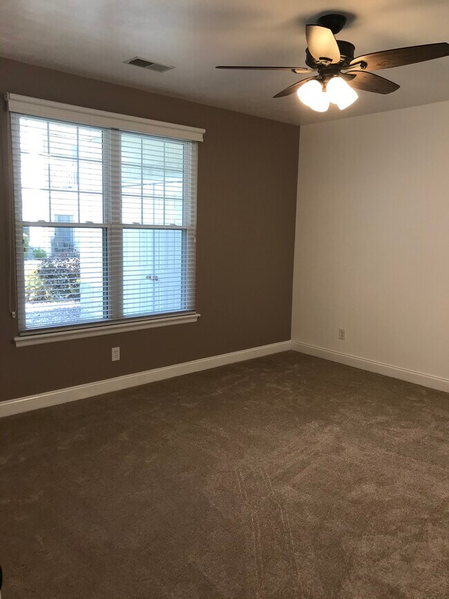 Bedroom - 240 Adams Pointe Blvd