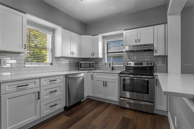 Foto del edificio - 448 24th St N