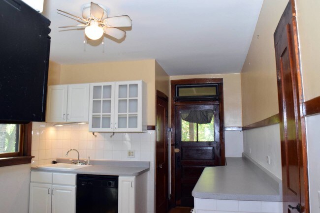 Building Photo - 4738 N Karlov Ave