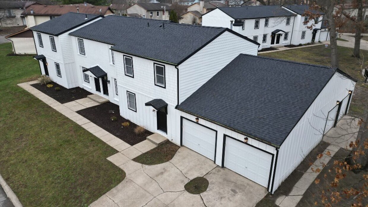 Foto principal - ** Pricing Updated!! ** Fully Renovated 2-...