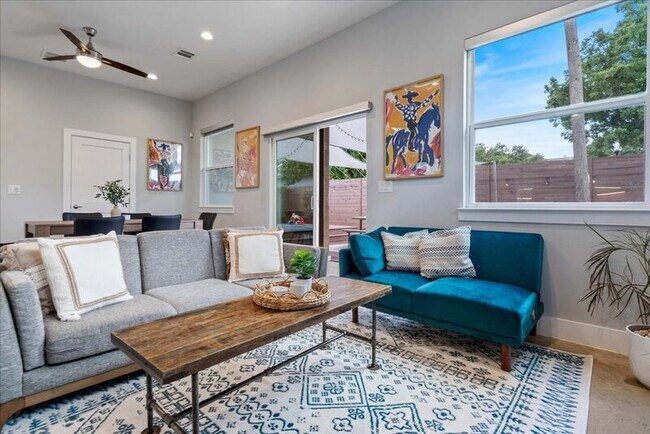 Building Photo - 6301 Santos St