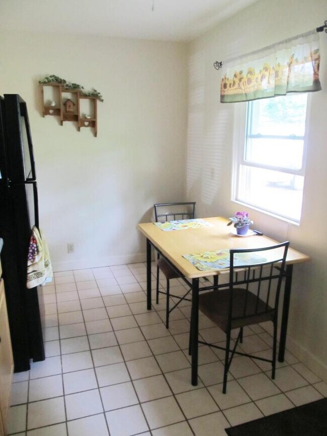 Building Photo - 2 bedroom in Portage MI 49024