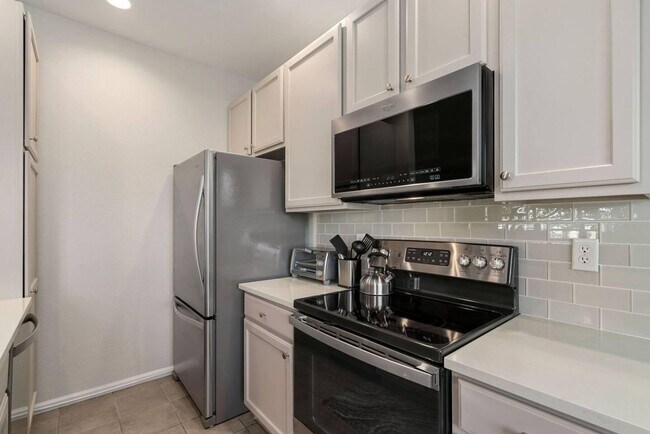 Foto del edificio - 2667 Whitetail Cir