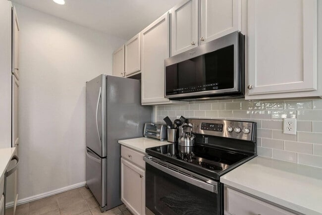 Building Photo - 2667 Whitetail Cir