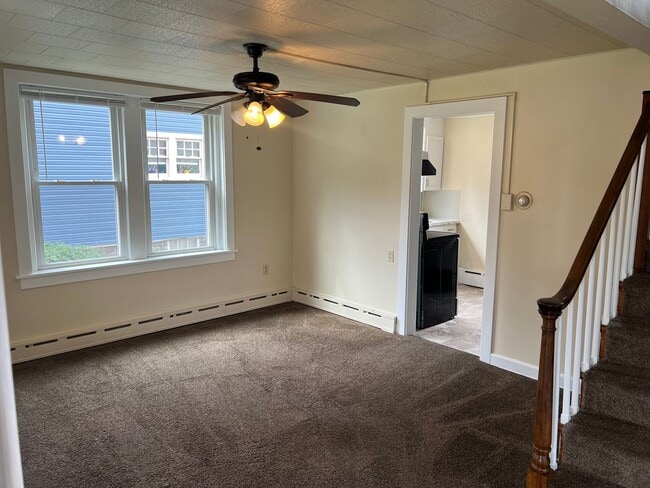 Building Photo - Beautiful 3 Bedroom Home in Millersville!