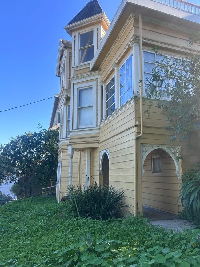Photo - 848 E 28th St Townhome