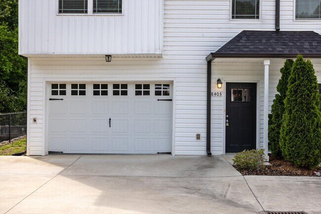 Building Photo - 8403 Brookmoor Ln