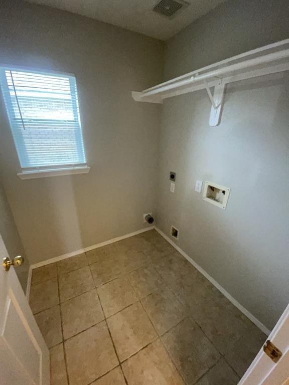 Building Photo - 20911 Southvine Ct