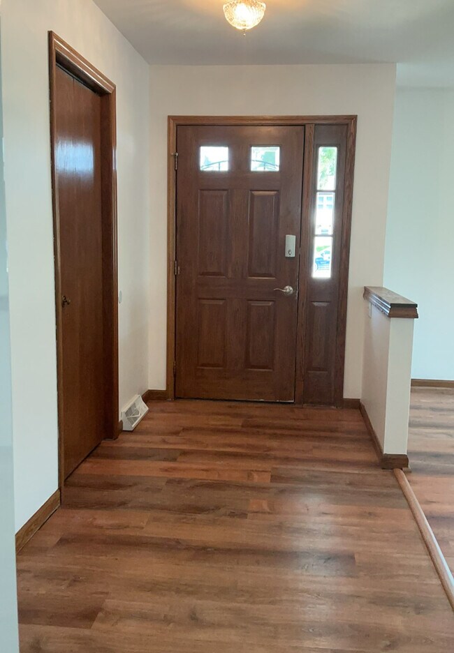 Puerta principal interior - 1127 Sausalito Dr