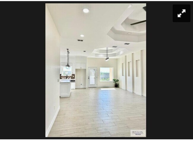 Foto del edificio - 2422 Treasure Cv